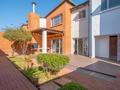 3 Bedroom Townhouse For Sale in Sandton - img