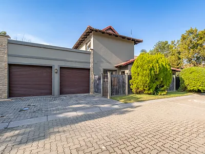 3 Bedroom House For Sale in Sandton - pmoA.webp