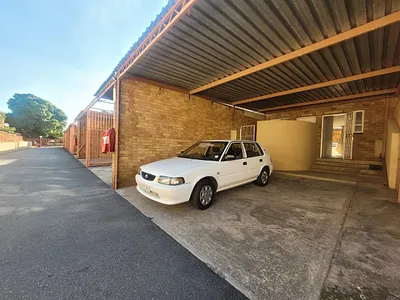 3 Bedroom Apartment To Rent in Krugersdorp - Xb8K.webp