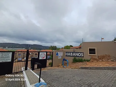 2 Bedroom Apartment For Sale in Roodepoort - MRjY.webp