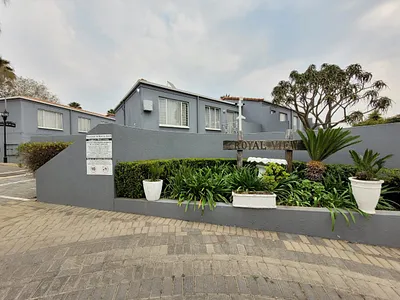 2 Bedroom Apartment For Sale in Roodepoort - QDj0.webp