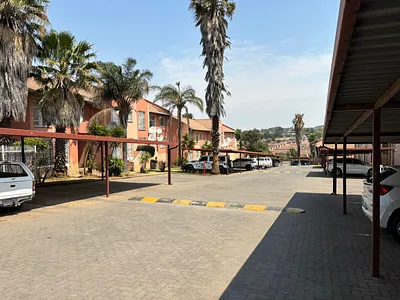 3 Bedroom Apartment For Sale in Roodepoort - uG5j.webp