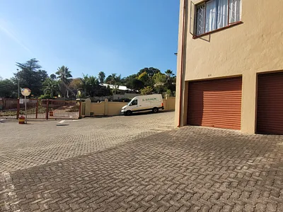 2 Bedroom Apartment For Sale in Roodepoort - JJMm.webp