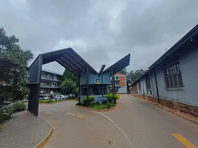 1 Bedroom Apartment For Sale in Johannesburg - khAq.webp