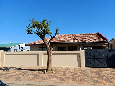 3 Bedroom House For Sale in Soweto - Vj42.webp