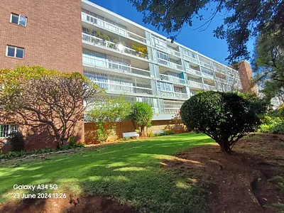 2 Bedroom Apartment For Sale in Johannesburg - S0br.webp