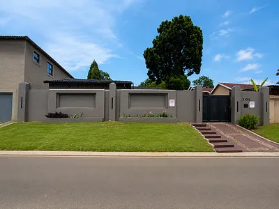 3 Bedroom House For Sale in Roodepoort - spiz.webp