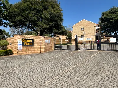 2 Bedroom Apartment To Rent in Roodepoort - cJfZ.webp
