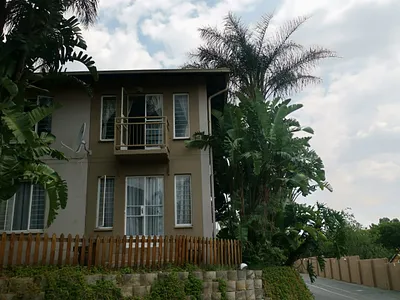 3 Bedroom Apartment For Sale in Roodepoort - MvfB.webp