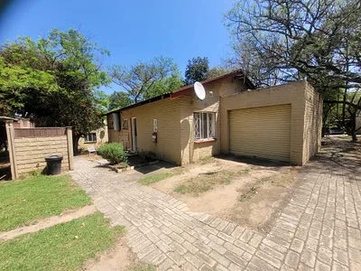 2 Bedroom Apartment To Rent in Krugersdorp - BZ6w.webp