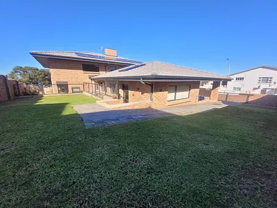 4 Bedroom House For Sale in Jeffreys Bay - tsez.webp