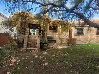 6 Bedroom House To Rent in Jeffreys Bay - bCaV.webp