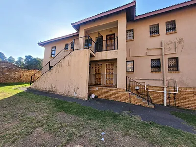 2 Bedroom Apartment For Sale in Roodepoort - cpo4.webp