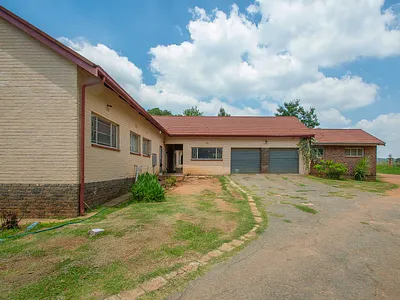Farm For Sale in Krugersdorp - Sc2E.webp