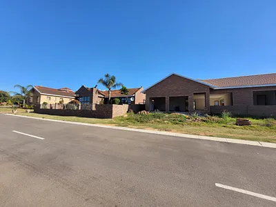 3 Bedroom House For Sale in Jeffreys Bay - HhZW.webp