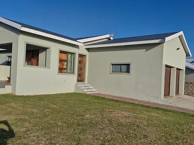 3 Bedroom House For Sale in Jeffreys Bay - img