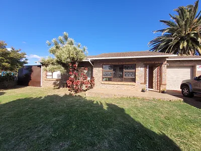 3 Bedroom House For Sale in Jeffreys Bay - U84F.webp