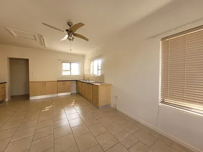 1 Bedroom Townhouse For Sale in Jeffreys Bay - 5lq8.webp