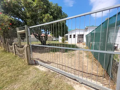 3 Bedroom House To Rent in Humansdorp - 4zeW.webp