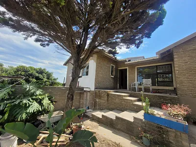 3 Bedroom Apartment To Rent in Humansdorp - JxEH.webp