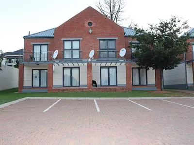 0.5 Bedroom Apartment To Rent in Johannesburg - e4Yb.webp