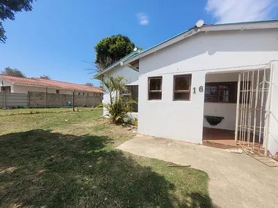 3 Bedroom House To Rent in Humansdorp - ck8O.webp