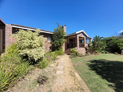 4 Bedroom House To Rent in Jeffreys Bay - img