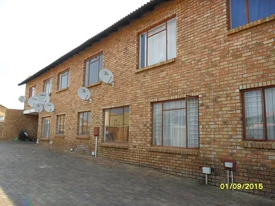 2 Bedroom Apartment To Rent in Randfontein - 59zC.webp