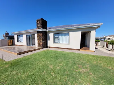 3 Bedroom House To Rent in Jeffreys Bay - xS6X.webp