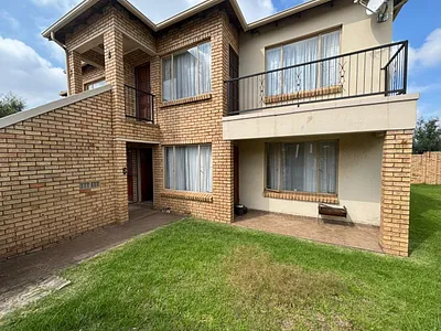 2 Bedroom Apartment To Rent in Roodepoort - KsHA.webp