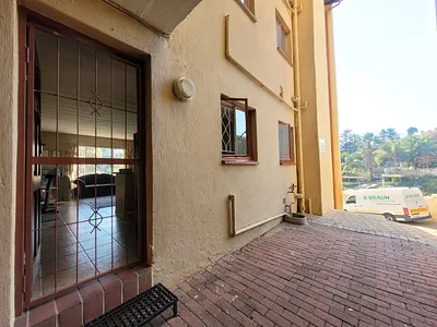 2 Bedroom Apartment For Sale in Roodepoort - iITZ.webp