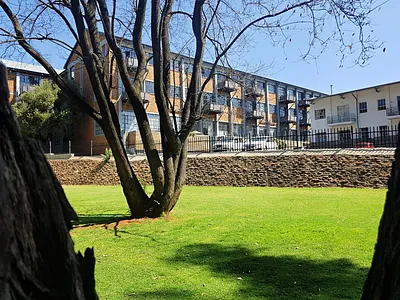 1 Bedroom Apartment For Sale in Johannesburg - KSyi.webp