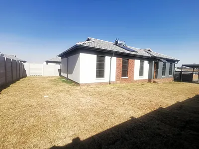 3 Bedroom House For Sale in Krugersdorp - gGl6.webp