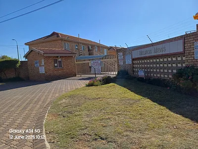 2 Bedroom Apartment For Sale in Helikonpark, Randfontein - 7J4X.webp
