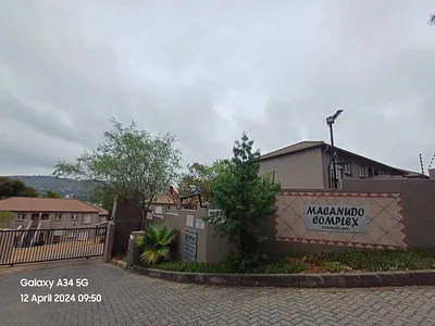 2 Bedroom Townhouse For Sale in Roodepoort - fzo7.webp