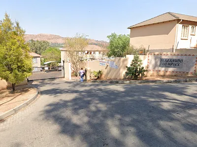 2 Bedroom Townhouse For Sale in Roodepoort - yMJM.webp