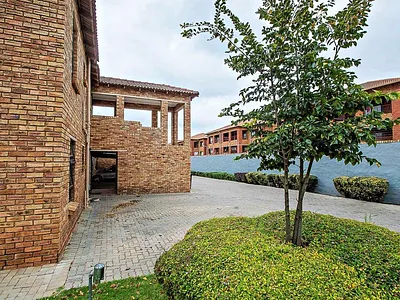 2 Bedroom Apartment For Sale in Roodepoort - GbSQ.webp