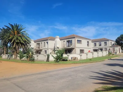 3 Bedroom Apartment To Rent in Jeffreys Bay - J6QP.webp