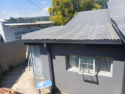 1 Bedroom Apartment To Rent in Roodepoort - bheS.webp
