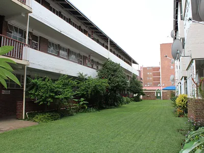 1.5 Bedroom Apartment To Rent in Pretoria - QM2x.webp