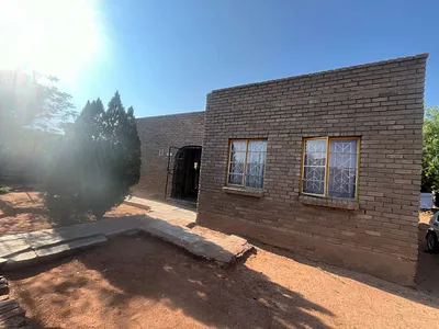 2 Bedroom House For Sale in Upington - sD4O.webp