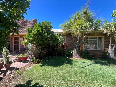 3 Bedroom Townhouse For Sale in Upington - img