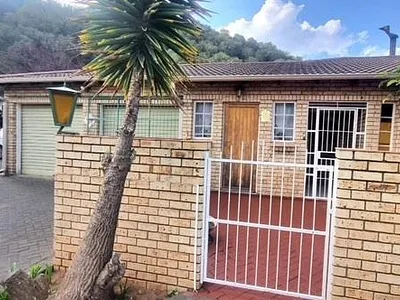 3 Bedroom Townhouse For Sale in Bloemfontein - mOfm.webp
