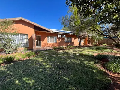 4 Bedroom House For Sale in Upington - uEgV.webp