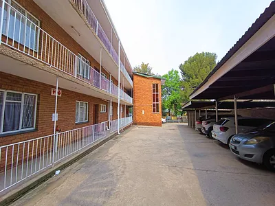 2 Bedroom Apartment For Sale in Bloemfontein - jGik.webp