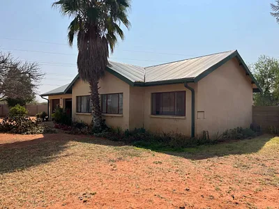 2 Bedroom House For Sale in Upington - xu1Y.webp