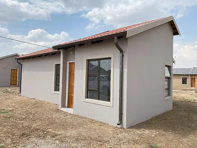 3 Bedroom House For Sale in Bloemfontein - Dy2a.webp