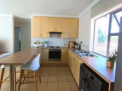 2 Bedroom Townhouse For Sale in Bloemfontein - czvg.webp