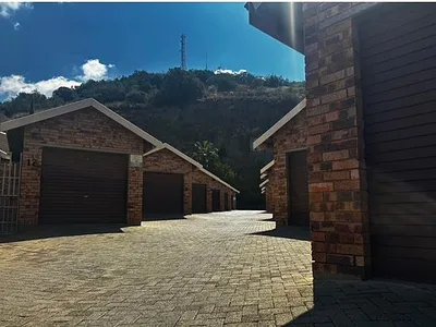 2 Bedroom Townhouse For Sale in Bloemfontein - CQ0t.webp