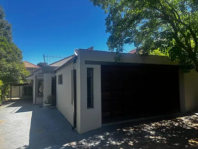 4 Bedroom House For Sale in Bloemfontein - img